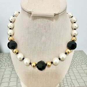 Vintage 1980’s Avon Faux Pearl And Black Faceted Lucite Beaded Necklace